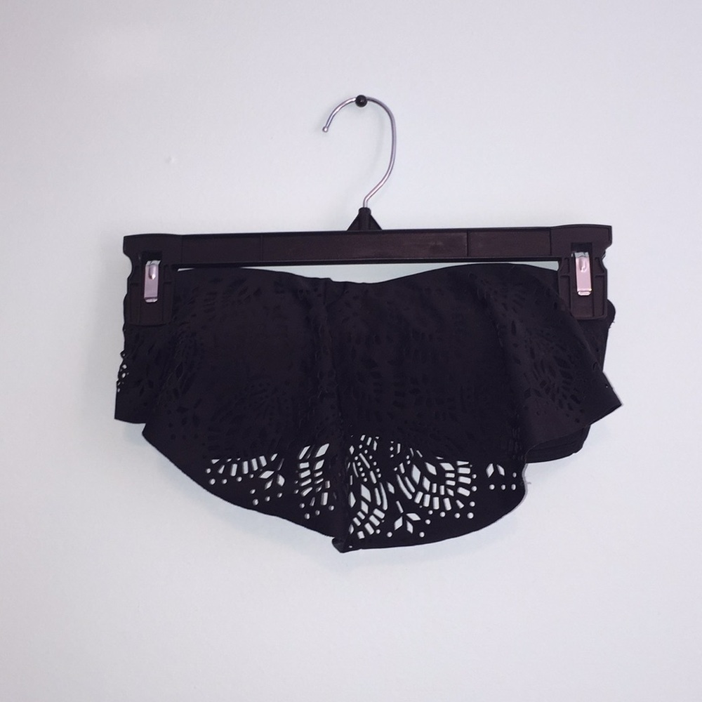 Women's black strapless bathing suit top